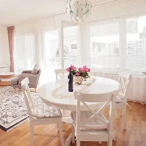 Leon Apartment